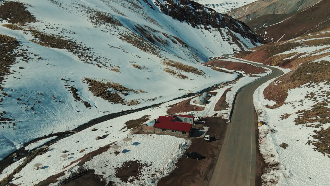Aerial view of Los Casta&ntilde;os, a charming hotel and restaurant nestled amid the Andes, offering a unique blend of mountain luxury and culinary delights