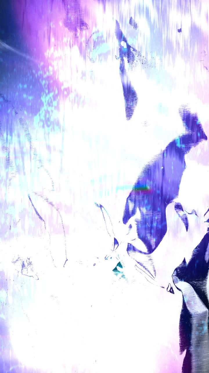 Arte glitch astratta dinamica con perdite di luce viola e blu