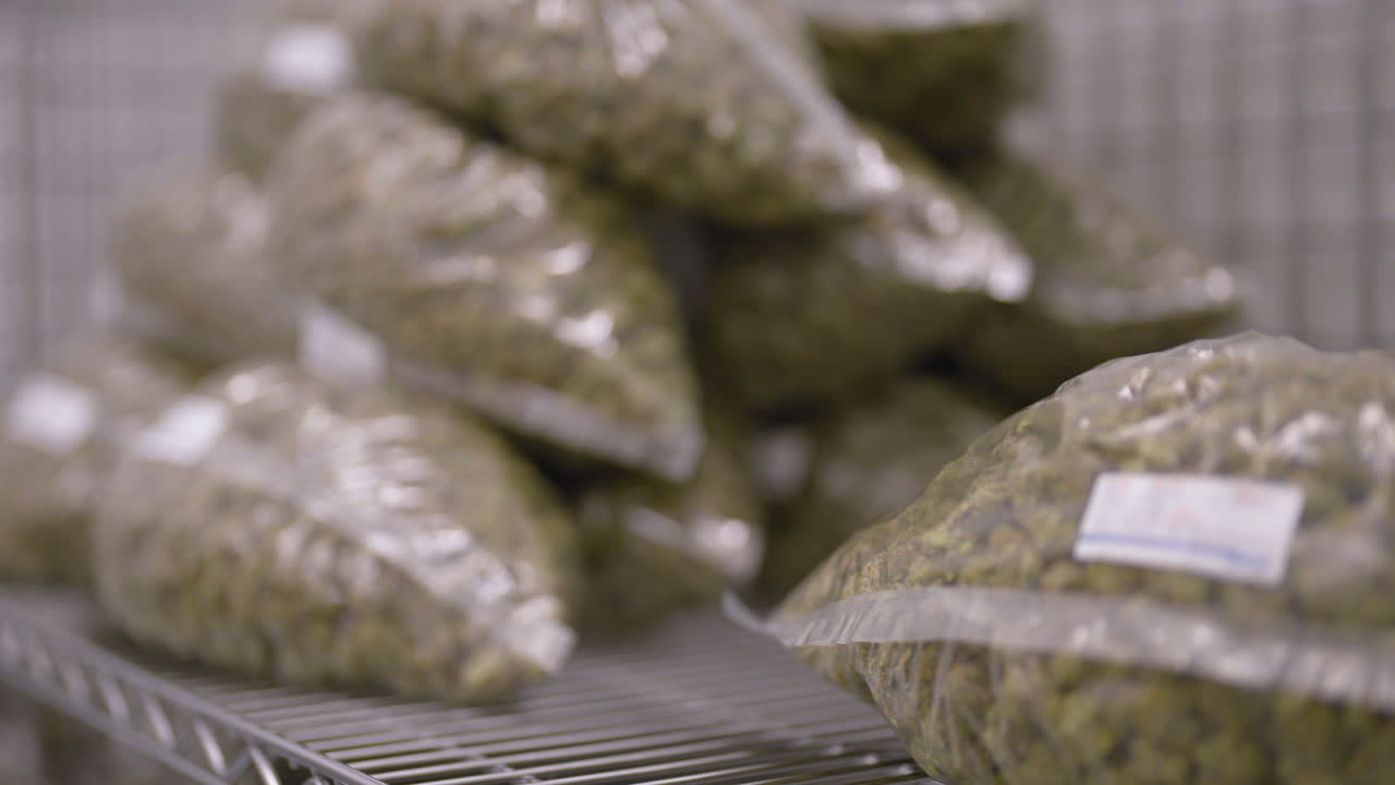 마리화나 가방을 통해 모션  ⁇  준비 배송, 랙 초점