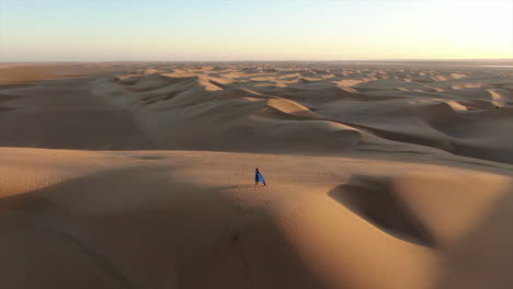 toma de drones del asombroso desierto del sahara en marruecos