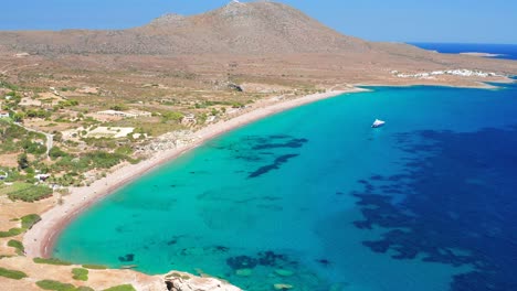 Panoramic-view-of-the-Paralia-Paleopoli-Beach-in-Kythira,-Greece