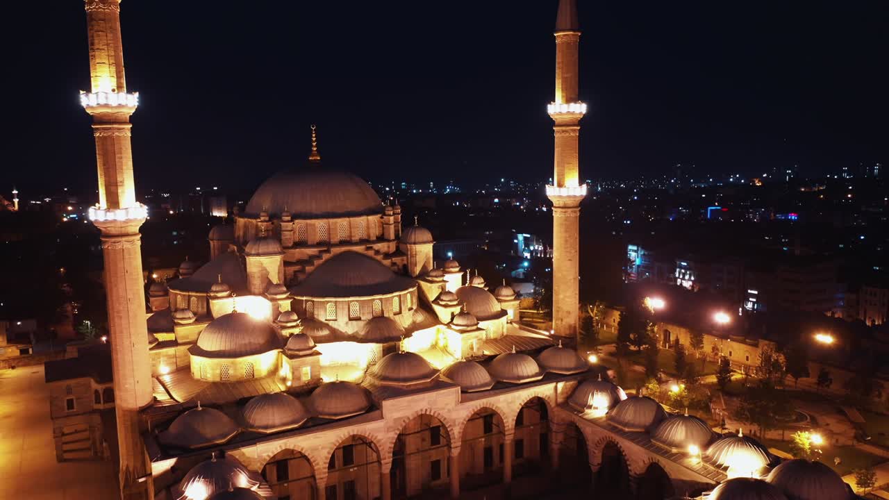 이스탄불의 파티흐 모스크 (fatih mosque) 의 야간 풍경, 터키에서 촬영된 4k 영상