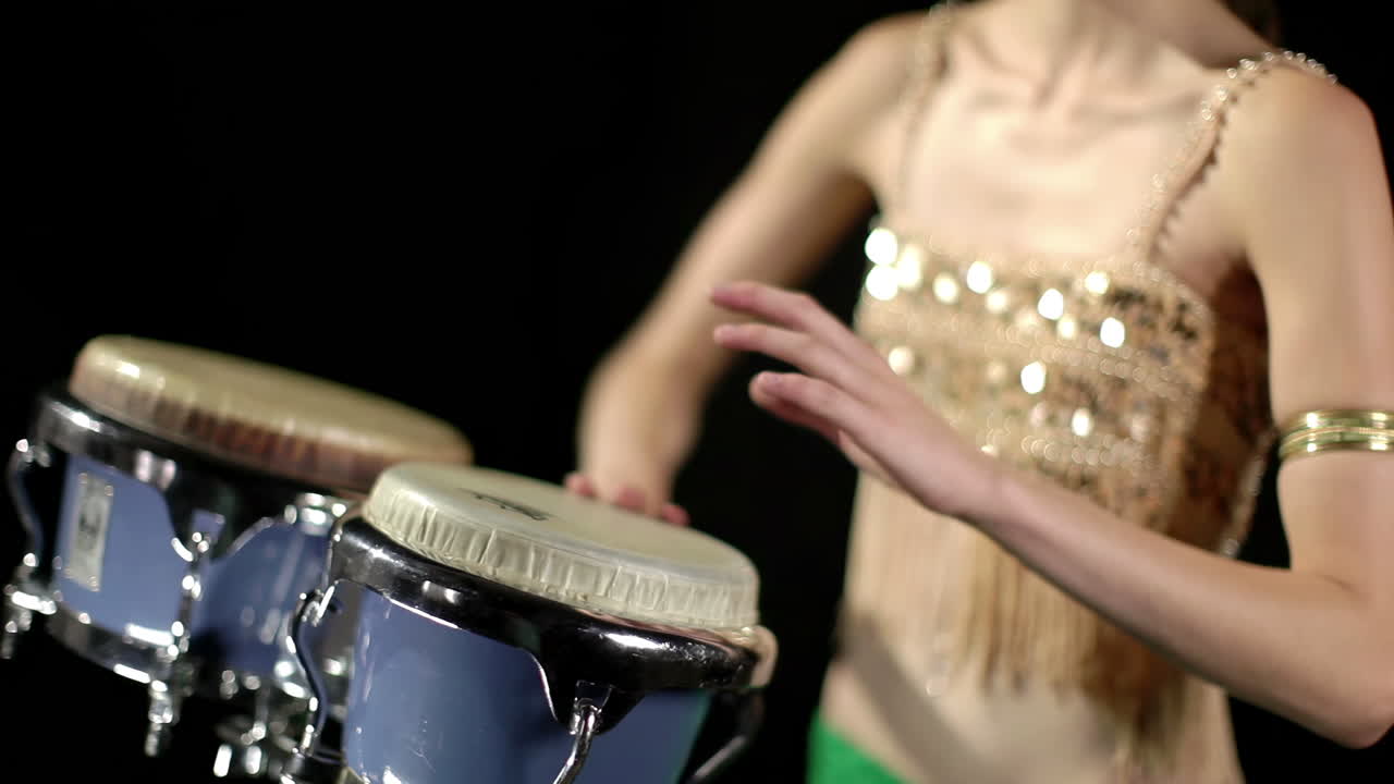 cantante y baterista de percusión