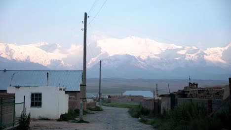 Cordillera-De-Alay-En-La-Región-De-Osh-De-Kirguistán