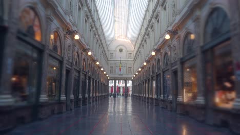 galeries royales saint-hubert, bruselas, bélgica, durante la pandemia de covid en el verano de 2020