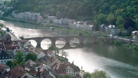puente medieval de heidelberg sobre neckar