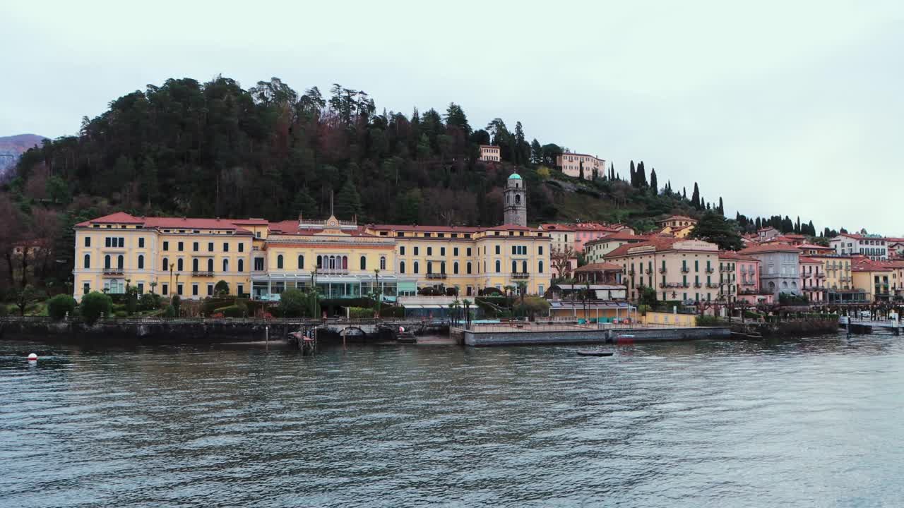 The Italian lakes hide a mystery for the tourists that when we come here become the Italian tourist dream of a new Europe. Venice
