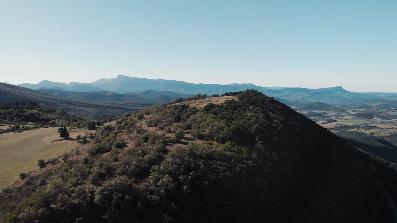 Ripresa con drone di un paesaggio nel sud della Francia.