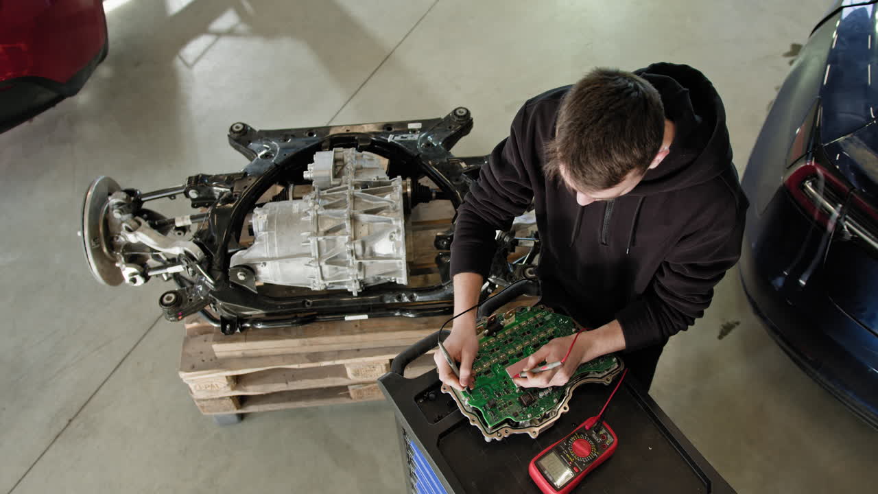 reparación y diagnóstico de la transmisión de vehículos eléctricos