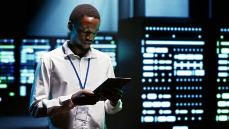 programador ejecutando el diagnóstico del servidor