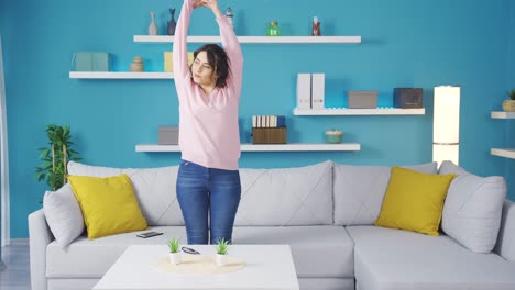 young woman suffering from the smell of sweat.