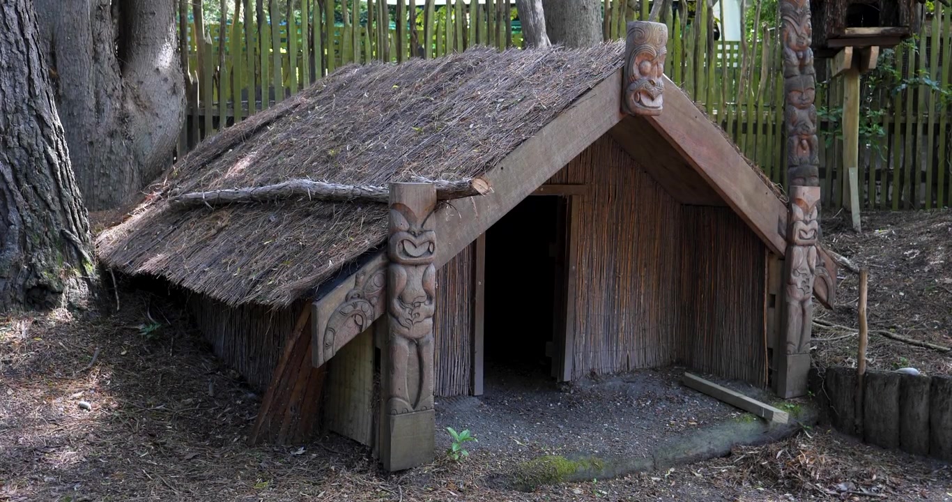 Maori-hytte ved Willowbank naturreservat, Christchurch, New Zealand