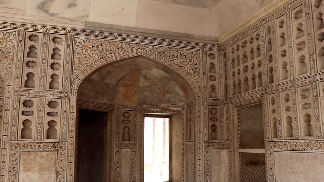 tajmahal, una de las siete maravillas del mundo y patrimonio de la unesco, se toma un video en agra, uttar pradesh, india, el 2 de abril de 2019