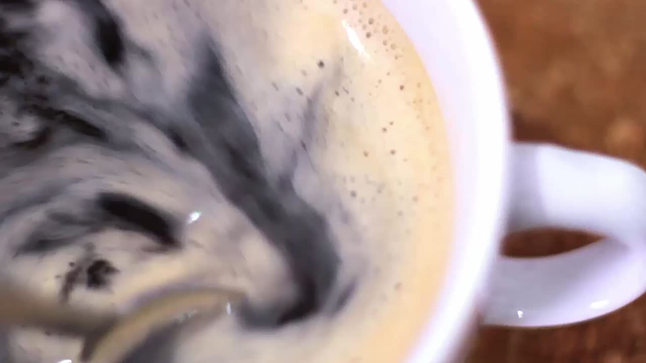 진열된 컵 안의 커피, 사람들 없음 스톡 영상 스톡 비디오