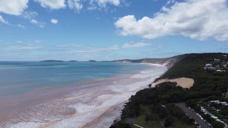 Vista-Aérea-De-Una-Playa-Fangosa-Después-De-Una-Tormenta