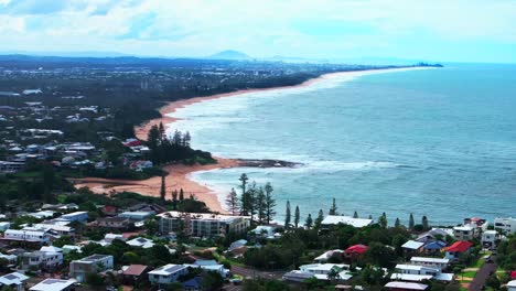 Moffat-Kings-Beach-Batería-Colina-Playa-Sol-Costa-Australia-Aéreo-Zumbido-Verano-Otoño-Otoño-Australiano-Australiano-Impresionante-Hermosa-Escabroso-Arenoso-Costa-Queensland-Caloundra-Promontorio-Toma-Estática