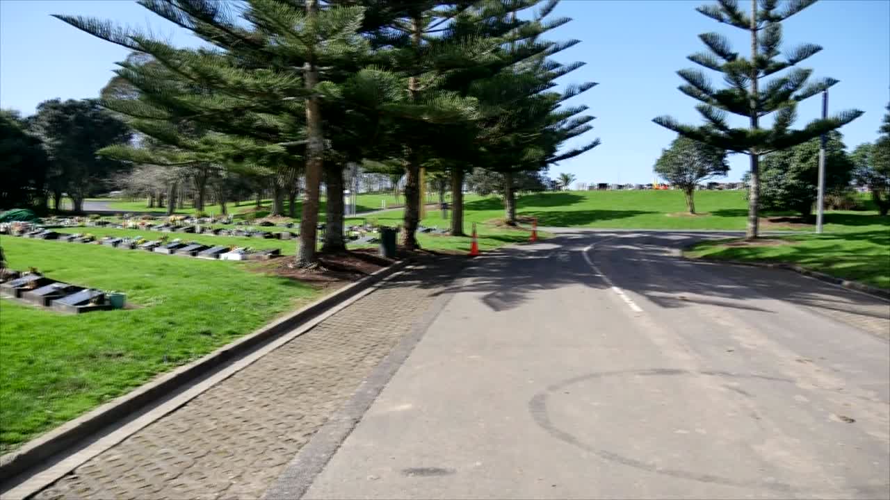 toma de cementerio y lápida para entierro funerario del brote pandémico de covid 19
