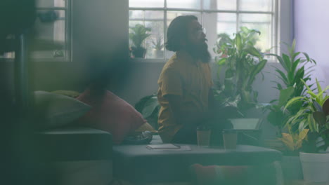 young-african-american-team-leader-man-presenting-project-on-whiteboard-teaching-students-collaborating-in-diverse-office-presentation-colleagues-enjoying-lecture-learning-finanical-data