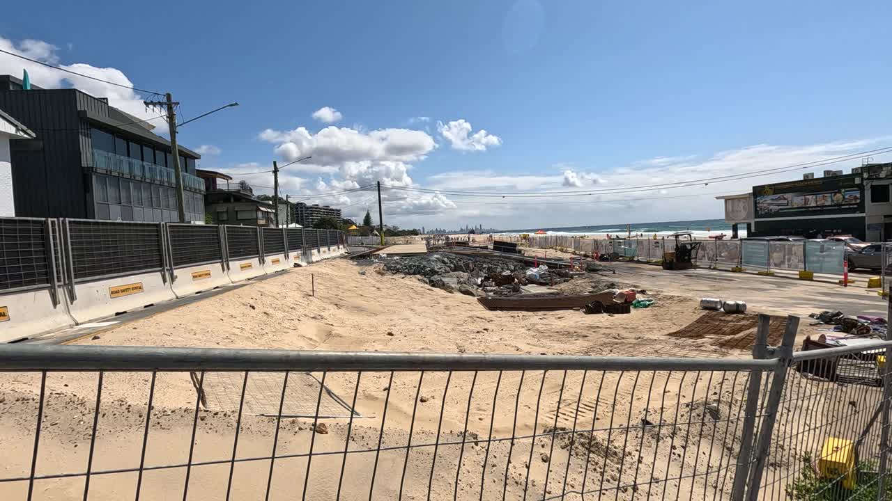 zona de construcción con señal de advertencia de excavación profunda