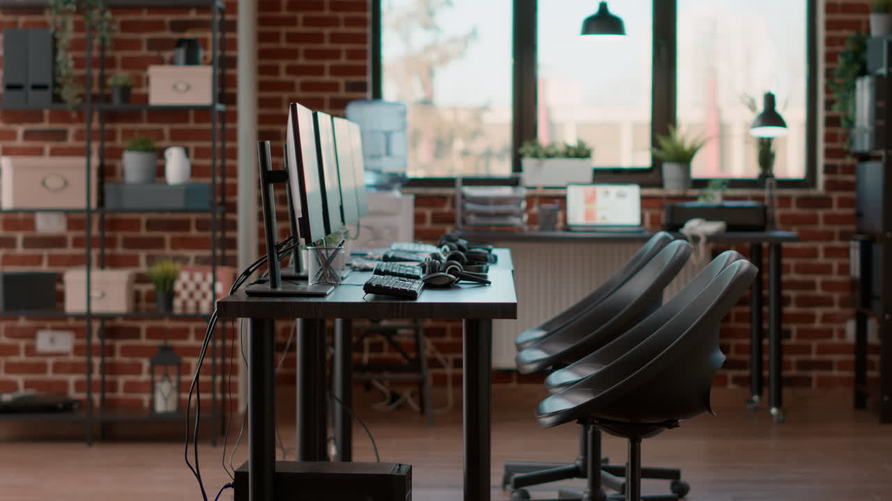 Nobody in office used for call center telecommunication