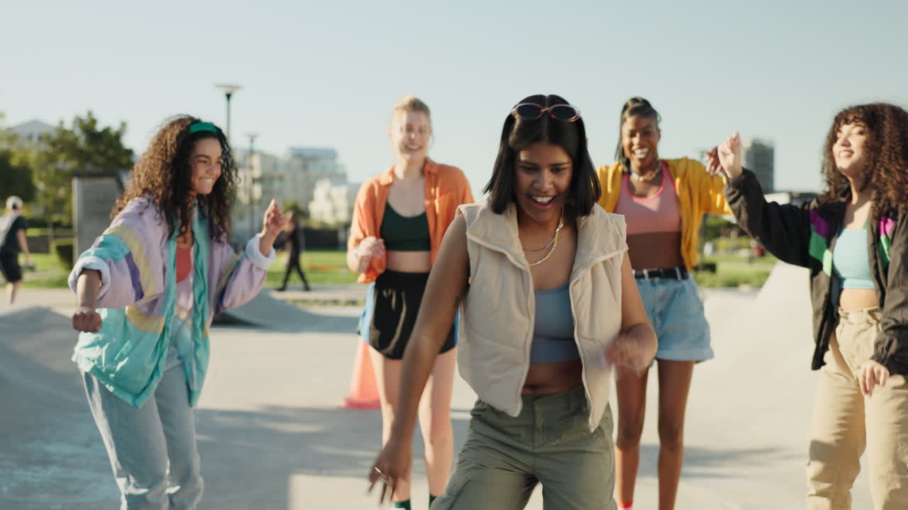 bailarín, parque o gente bailando con hip hop