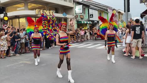 desfile del orgullo gay en tailandia