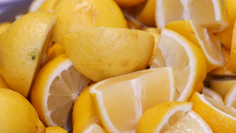 sliced lemons