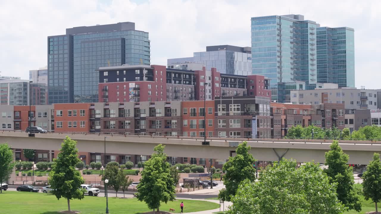 미국 덴버 의 고층 상업용 및 주거용 건물