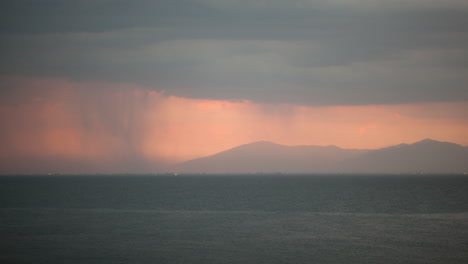 Timelapse-De-Lluvia-Torrencial-Sobre-El-Mar