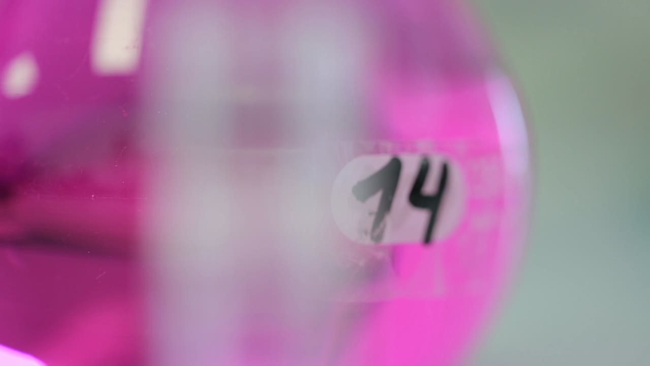 equipos de laboratorio y líquidos en tubos