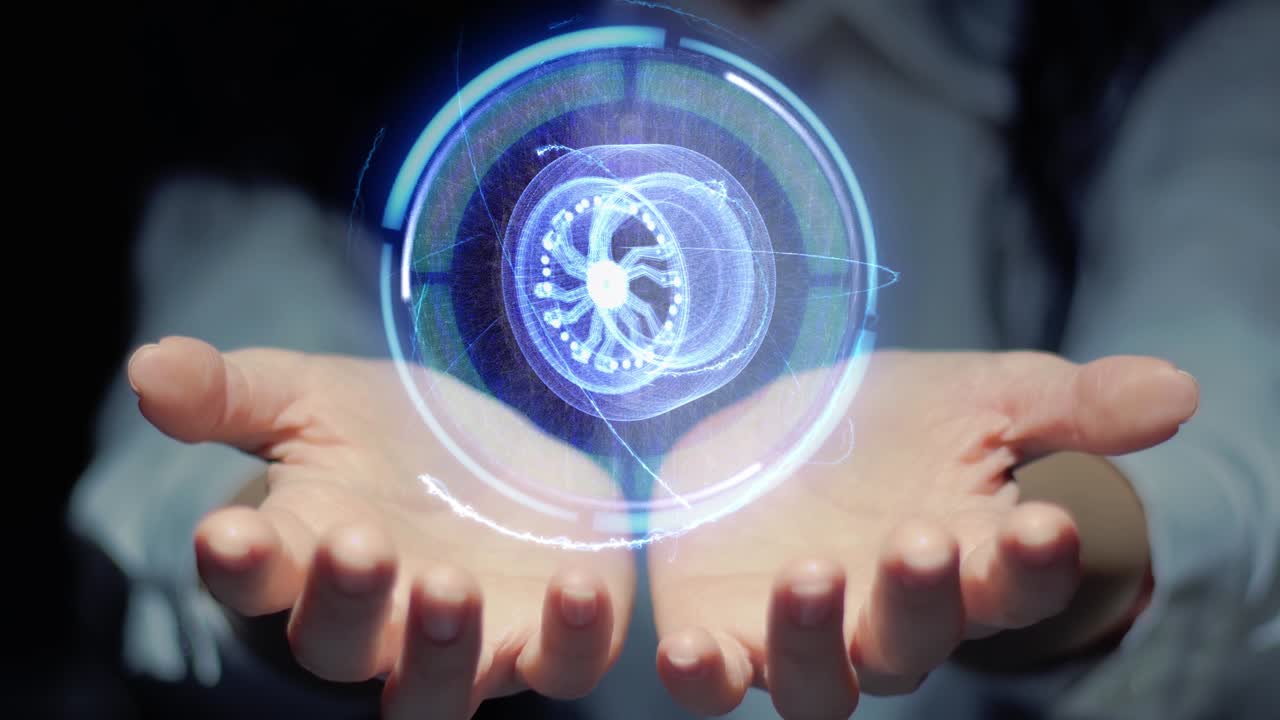 las manos femeninas muestran un holograma girando la rueda del coche.