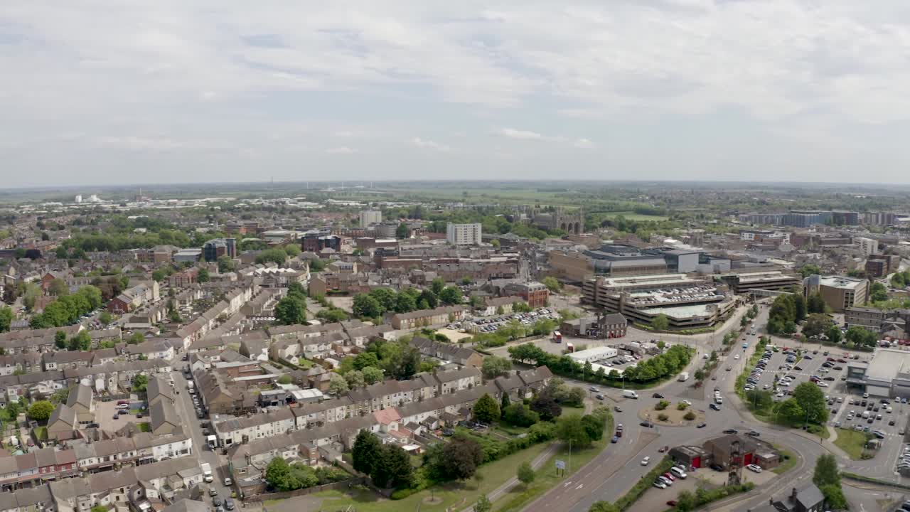 imágenes aéreas de aviones no tripulados de 4k de la ciudad de peterborough