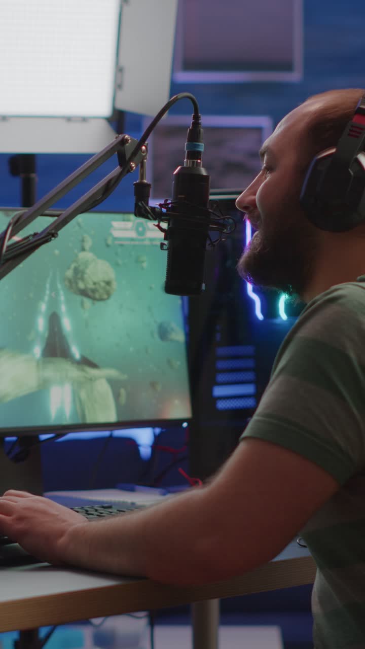 Gamer Live Streaming Video Games