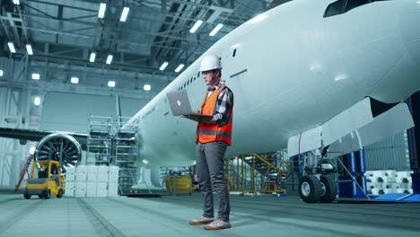 técnico de mantenimiento de aviones