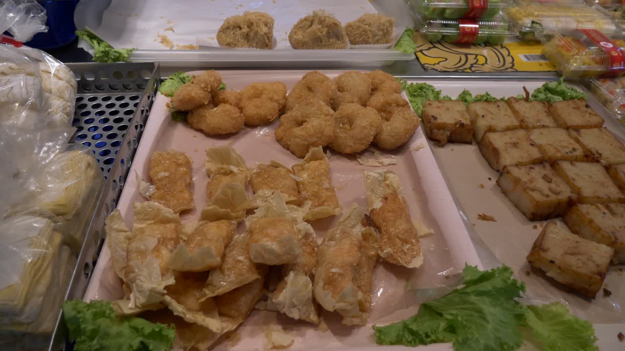 pasteles asiáticos en el mercado callejero puesto de comida recetas de la corte documental de cocina