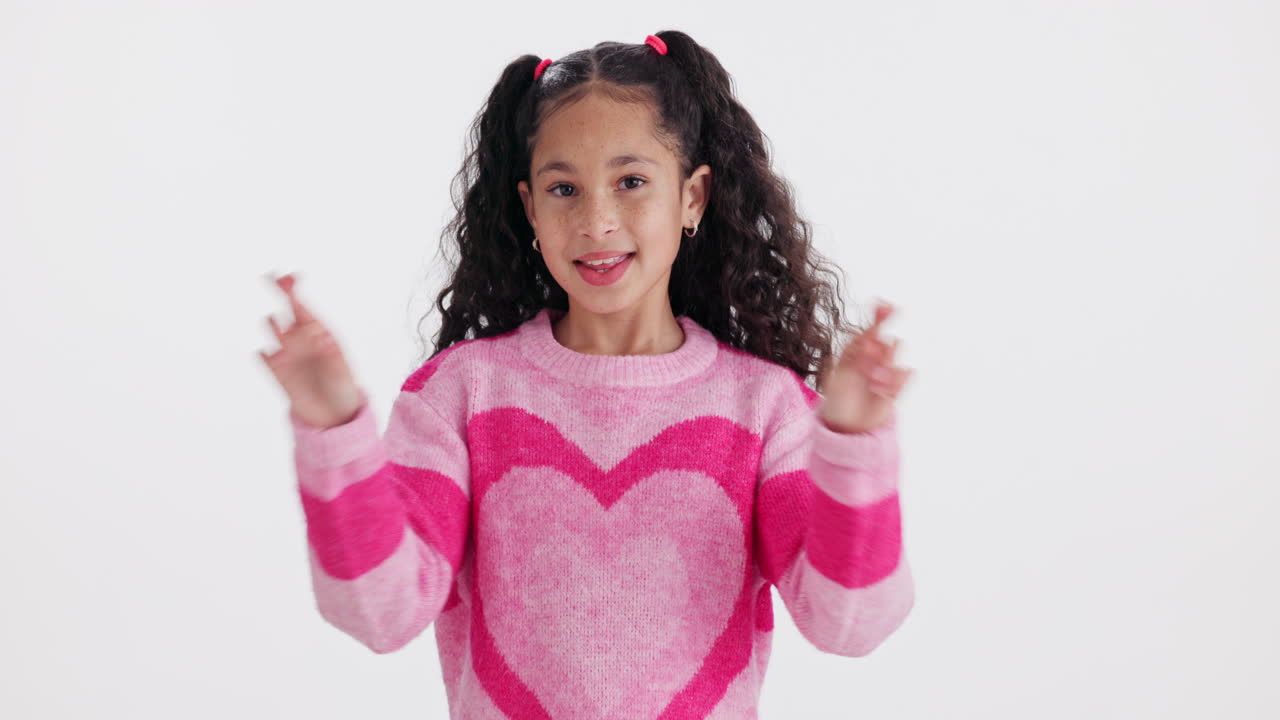 Girl crossing her fingers