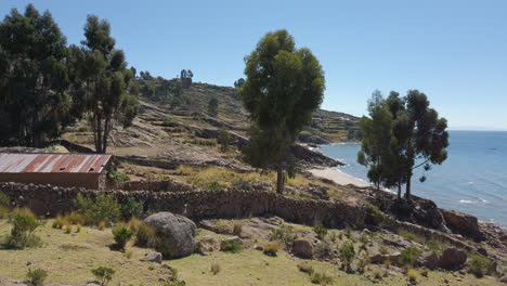 塔基爾島 (taquile island) 位於秘魯的蒂蒂卡卡湖 (lake titicaca puno)