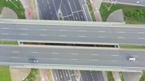 Vista-Aérea-De-La-Superautopista-Durante-La-Hora-Pico