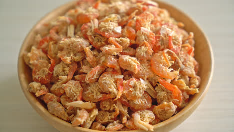 camarones secos o camarones salados secos en tazón