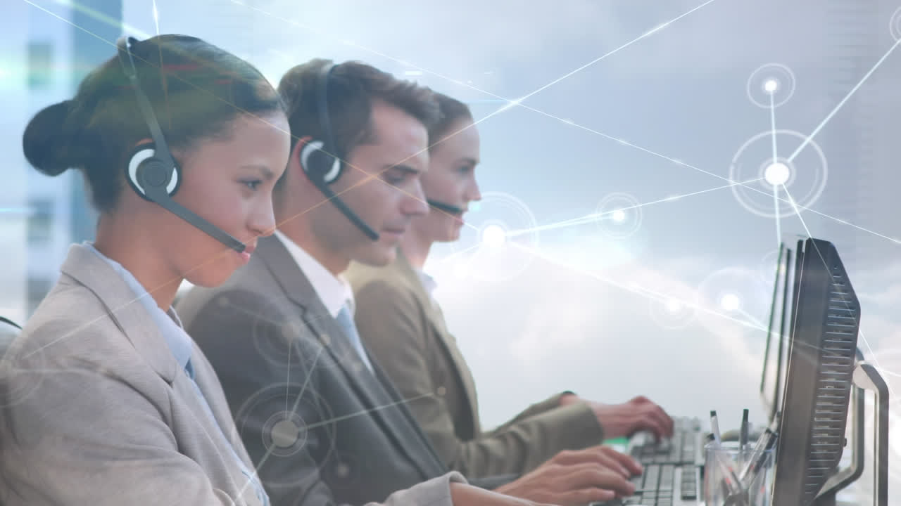 전화 헤드 ⁇ 을 착용 한 사업가 들 을 통한 연결 네트워크 의 애니메이션