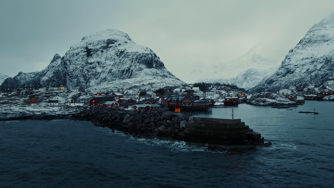 Vista aerea del meraviglioso paesaggio delle isole Lofoten in inverno