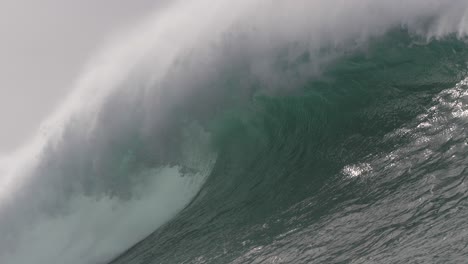 vacío gran ola nazaré 15