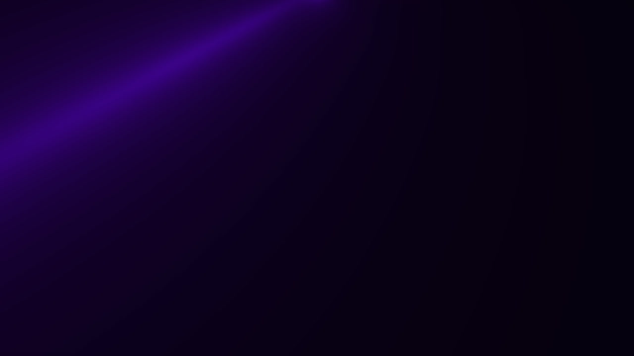 resplandecientes rayos de luz de neón púrpura en el escenario de actuación