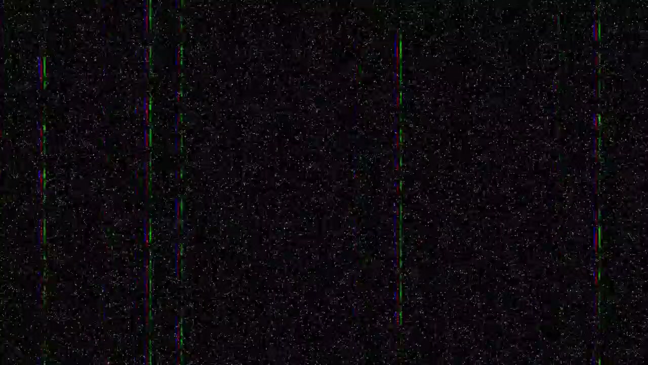Glitch digitale e rumore statico su schermo nero