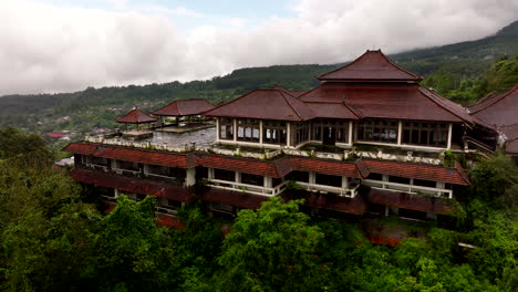 Abandoned-Bali-Pondok-Indah-Bedugul-haunted-hotel-in-Indonesia