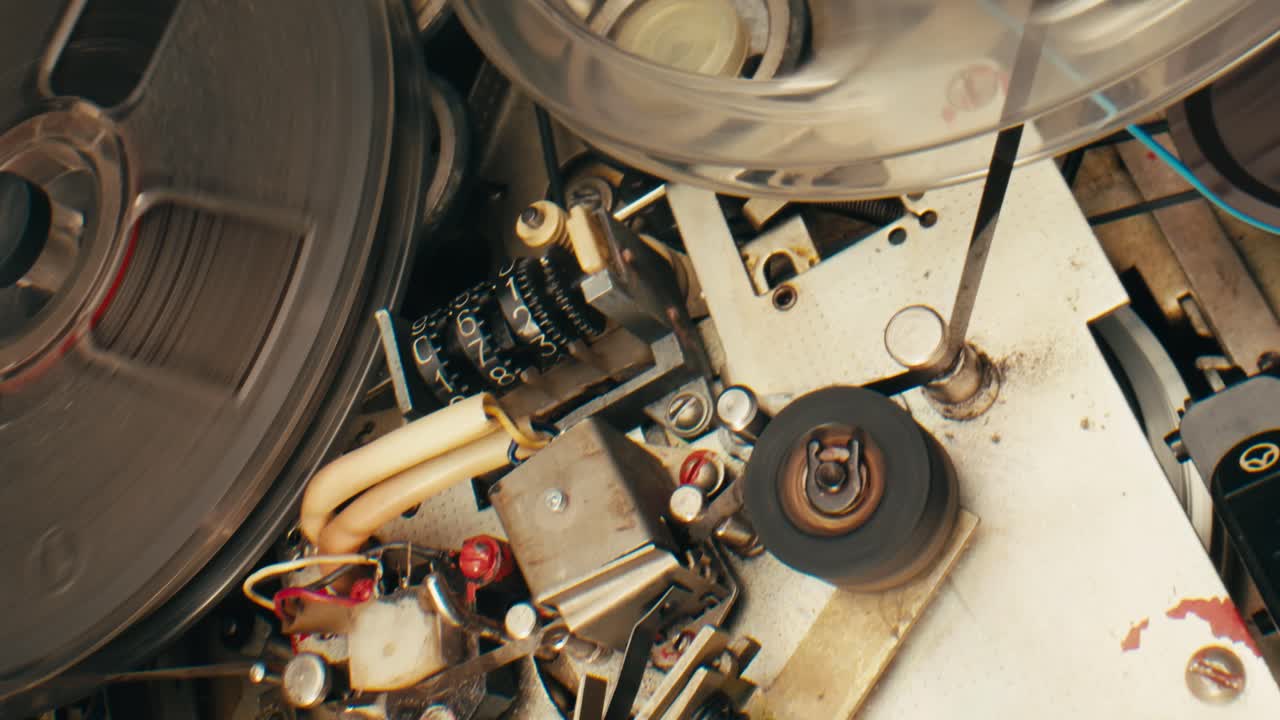 빈티지 릴-투-릴 테이프 레코더의 클로즈업