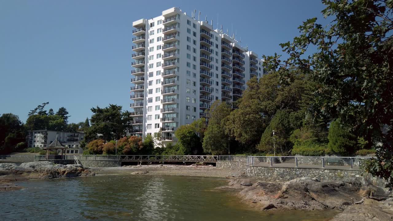 Beachfront trail in Victoria BC