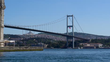 puente del bósforo en un día soleado, estambul, turquía