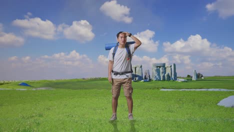 tourist looking at stonehenge