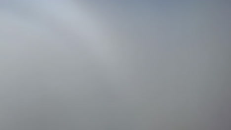 vista aérea de los campos con niebla
